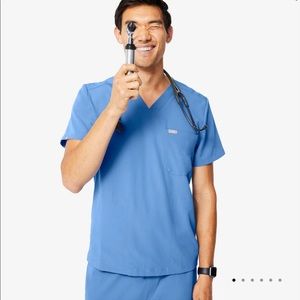 FIGS Mens Ceil Blue Chisec Three-Pocket Scrub Top // Size: M